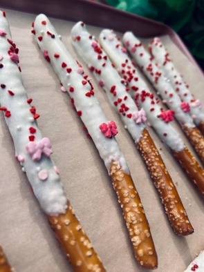 Chocolate pretzel rods